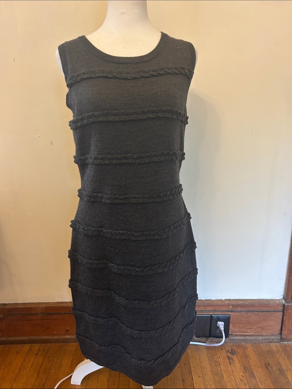 Sleeveless Textured Knit Dress in Dark Gray